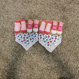 BNWT 2 Sets Jesse & Lulu Bib and Socks